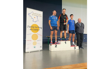 OPEN 500 -  Nicolas sur la 1ère Marche du Podium